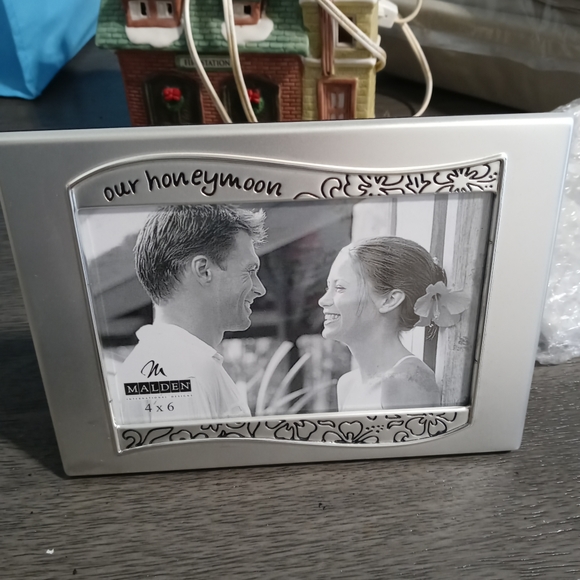 Picture frame - Picture 2 of 3